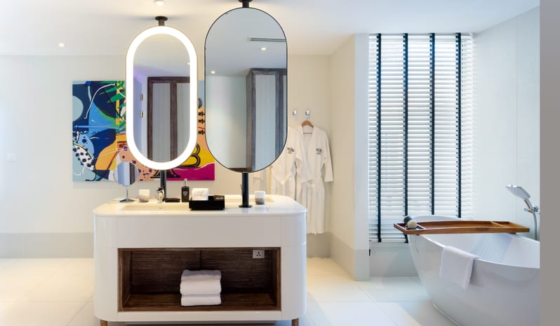 Hard Rock Hotel Maldives_Platinum_Overwater_Villa_Bathroom